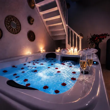La Bulle Romantique, T2, 2p, Terrasse, Jacuzzi Holiday home Moreuil