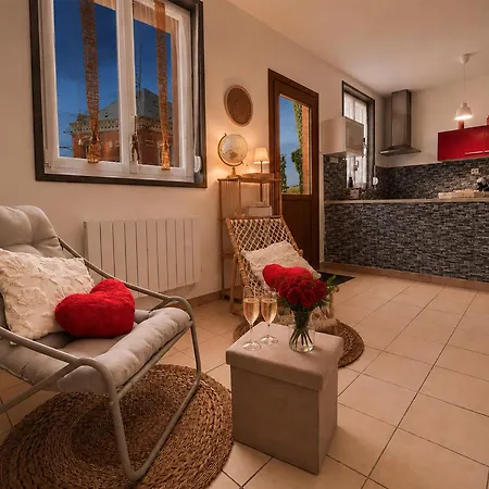 Holiday home La Bulle Romantique, T2, 2p, Terrasse, Jacuzzi
