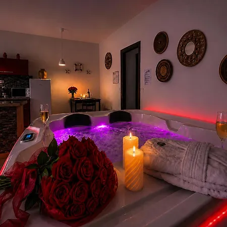 La Bulle Romantique, T2, 2p, Terrasse, Jacuzzi *