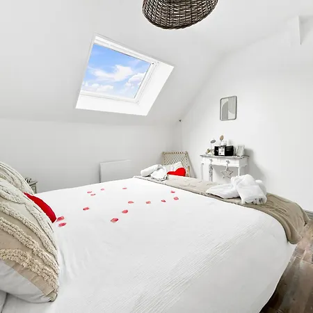 La Bulle Romantique, T2, 2p, Terrasse, Jacuzzi Holiday home