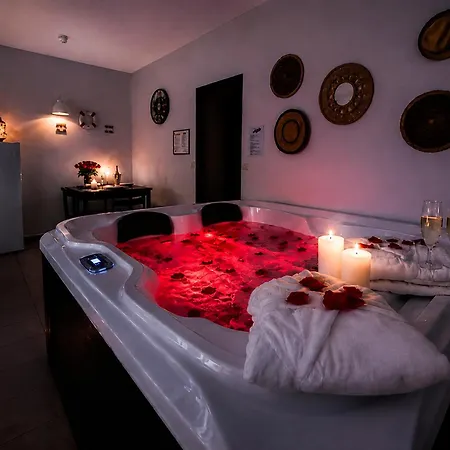 Holiday home La Bulle Romantique, T2, 2p, Terrasse, Jacuzzi