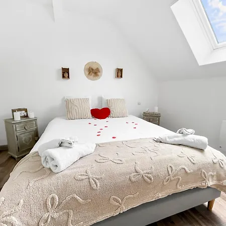 La Bulle Romantique, T2, 2p, Terrasse, Jacuzzi Moreuil
